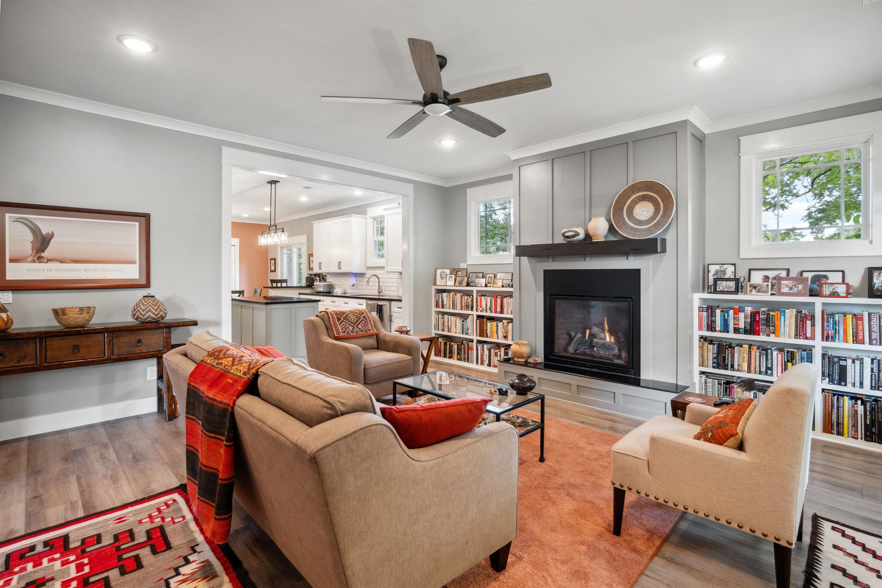 EAST BROADWAY - Residential