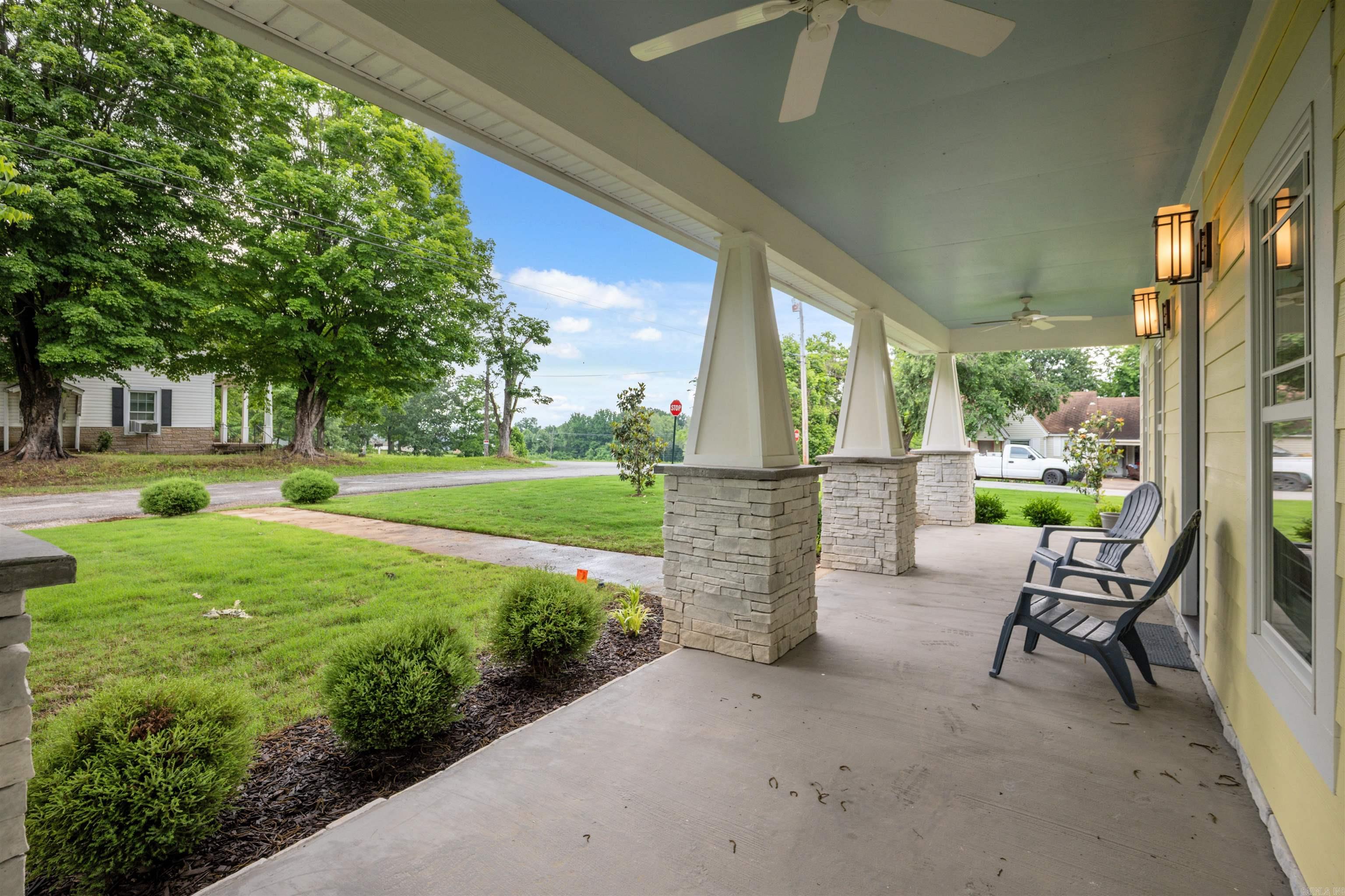 EAST BROADWAY - Residential