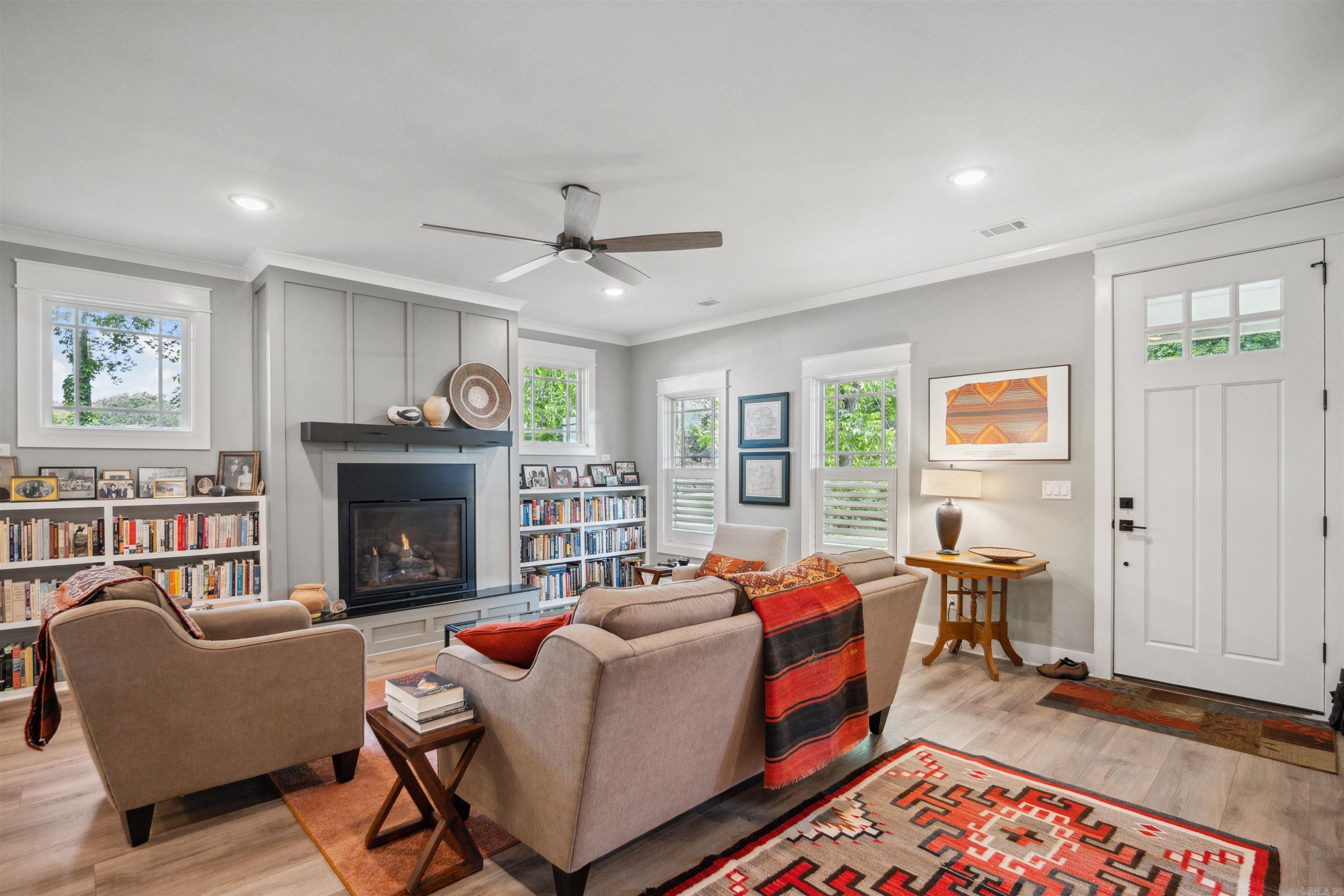 EAST BROADWAY - Residential