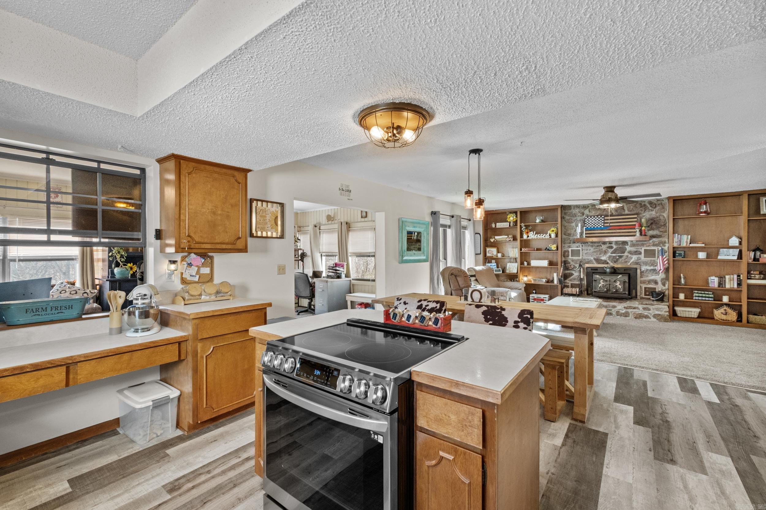 CASTLE RIDGE - Residential