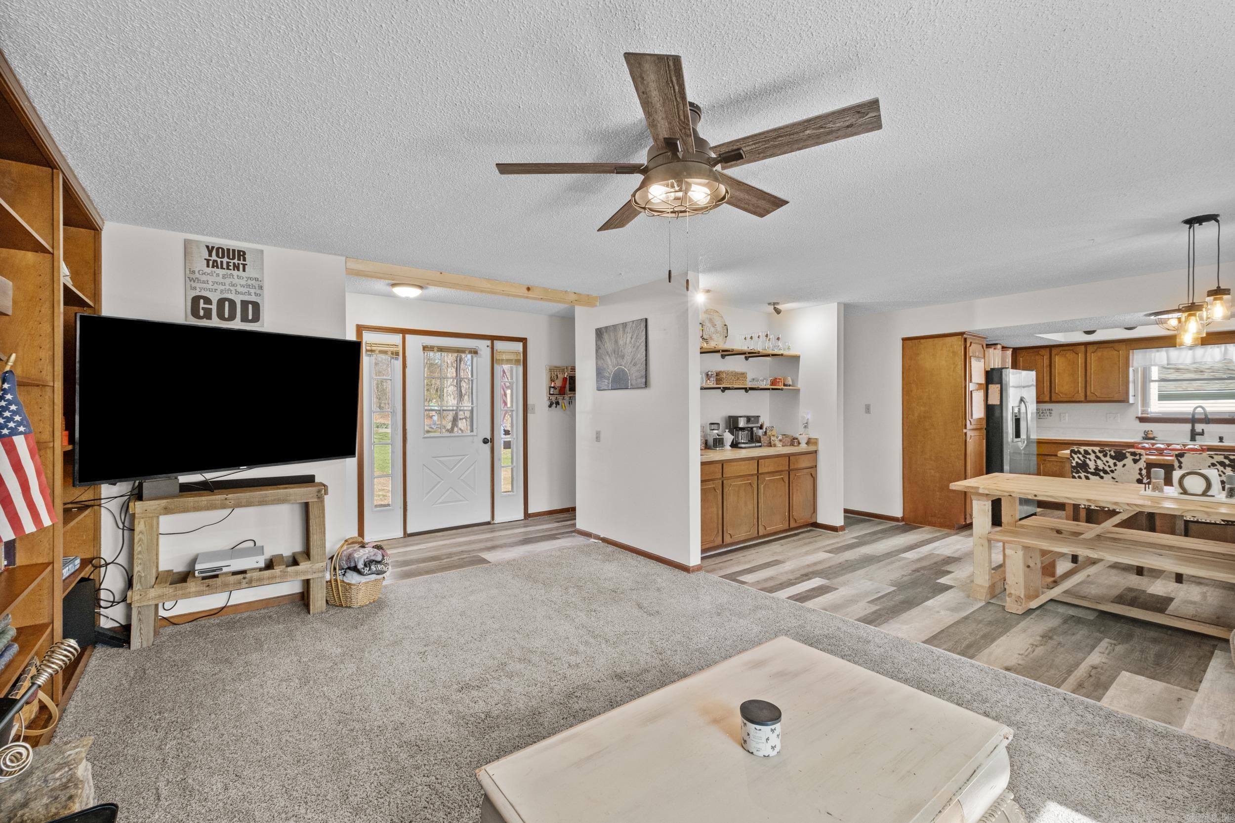 CASTLE RIDGE - Residential