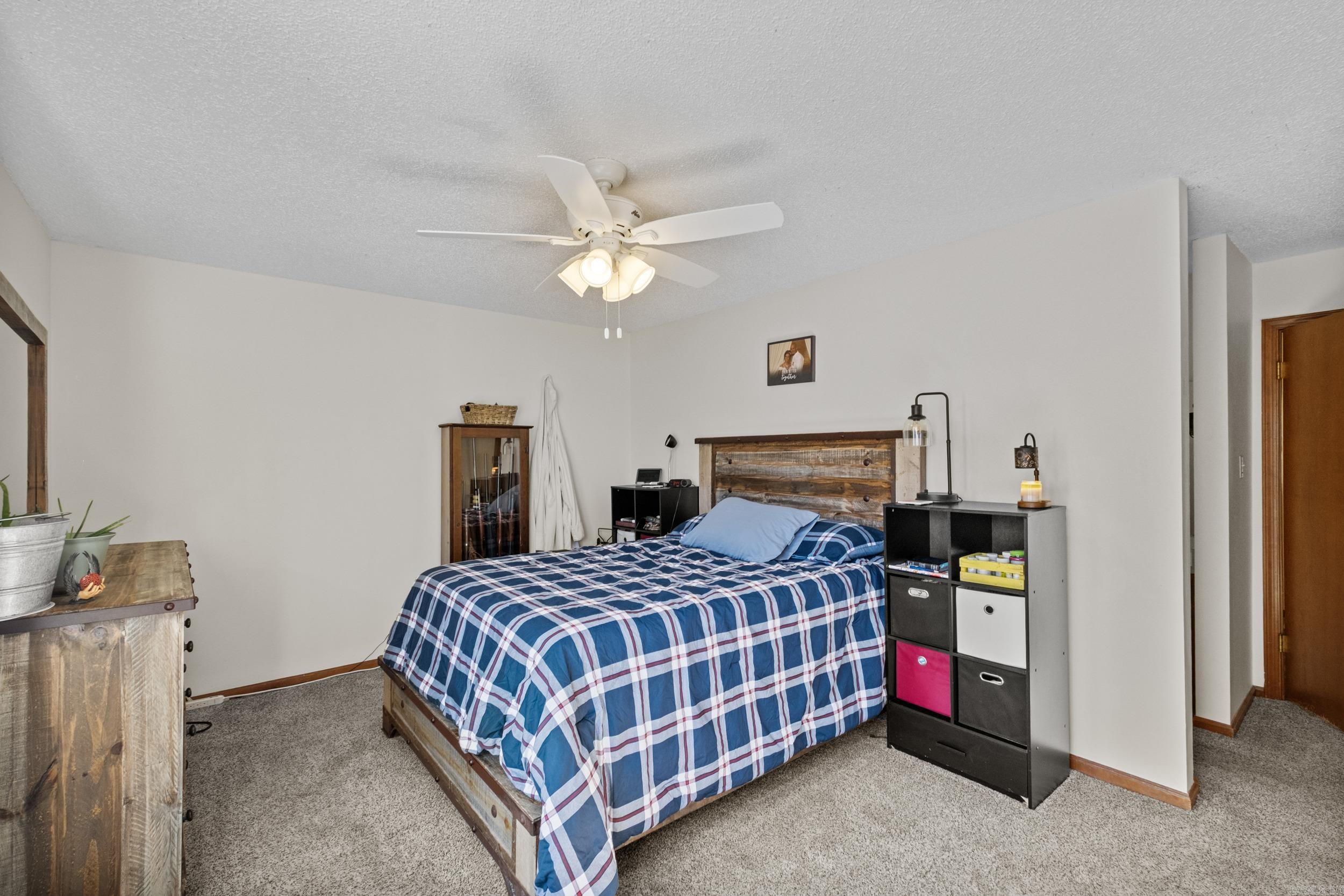 CASTLE RIDGE - Residential