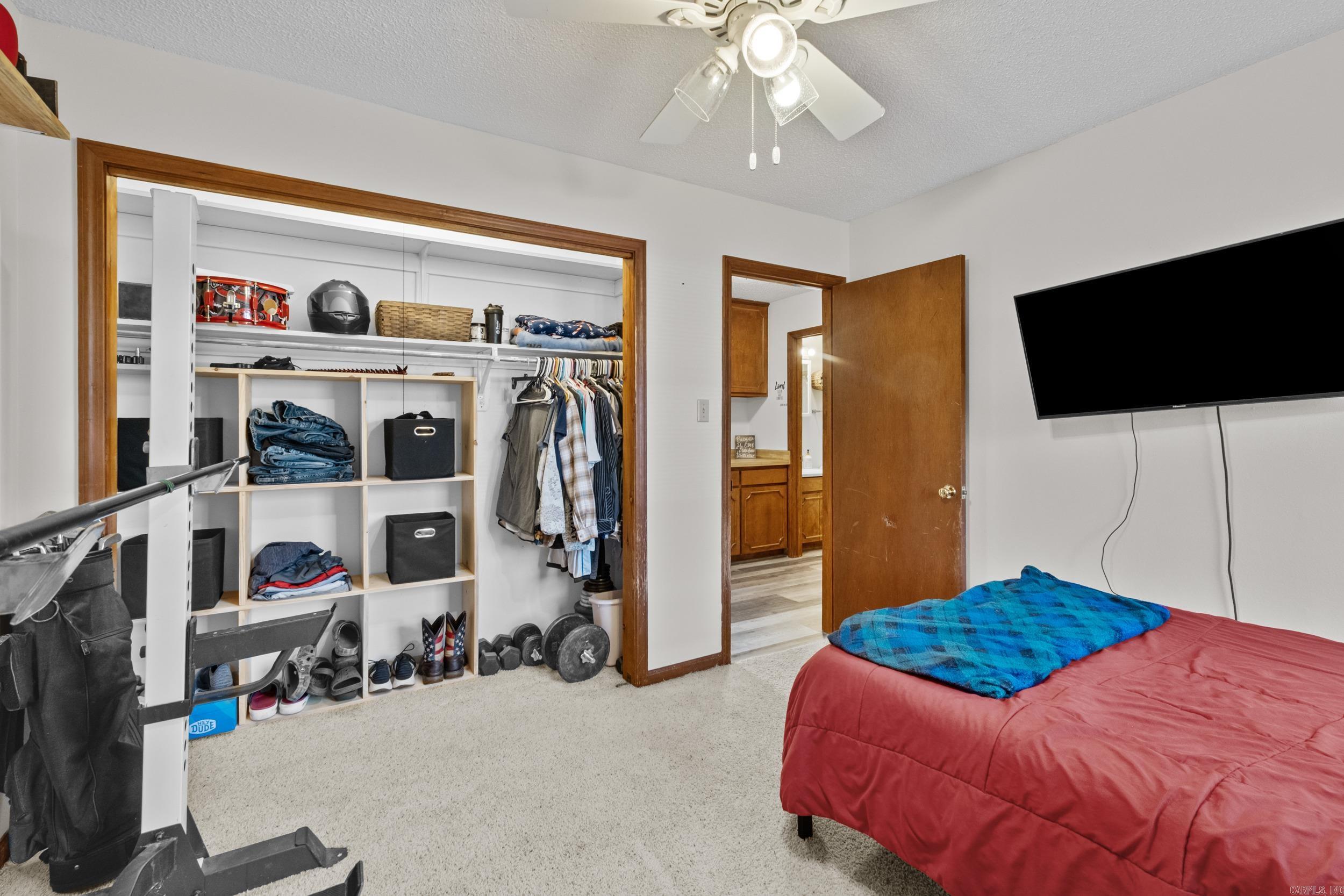 CASTLE RIDGE - Residential