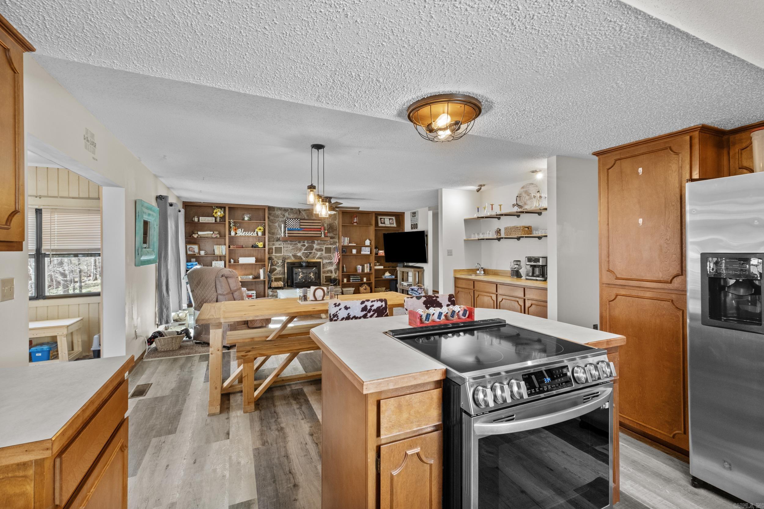 CASTLE RIDGE - Residential