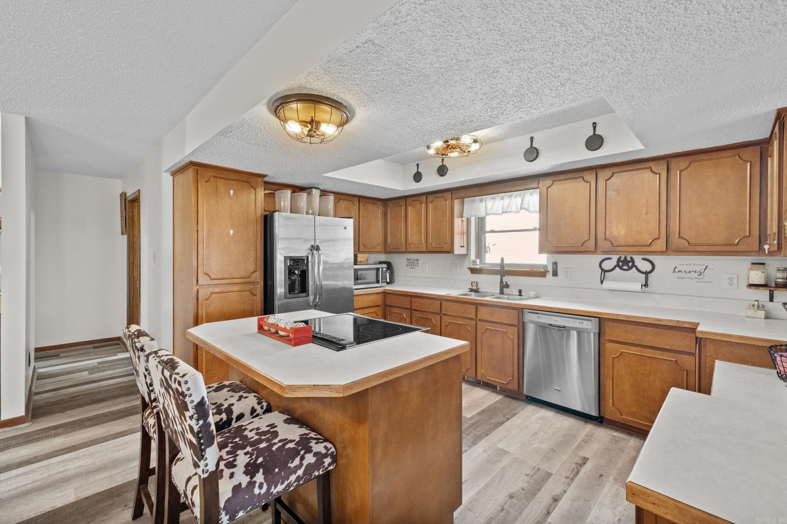 CASTLE RIDGE - Residential