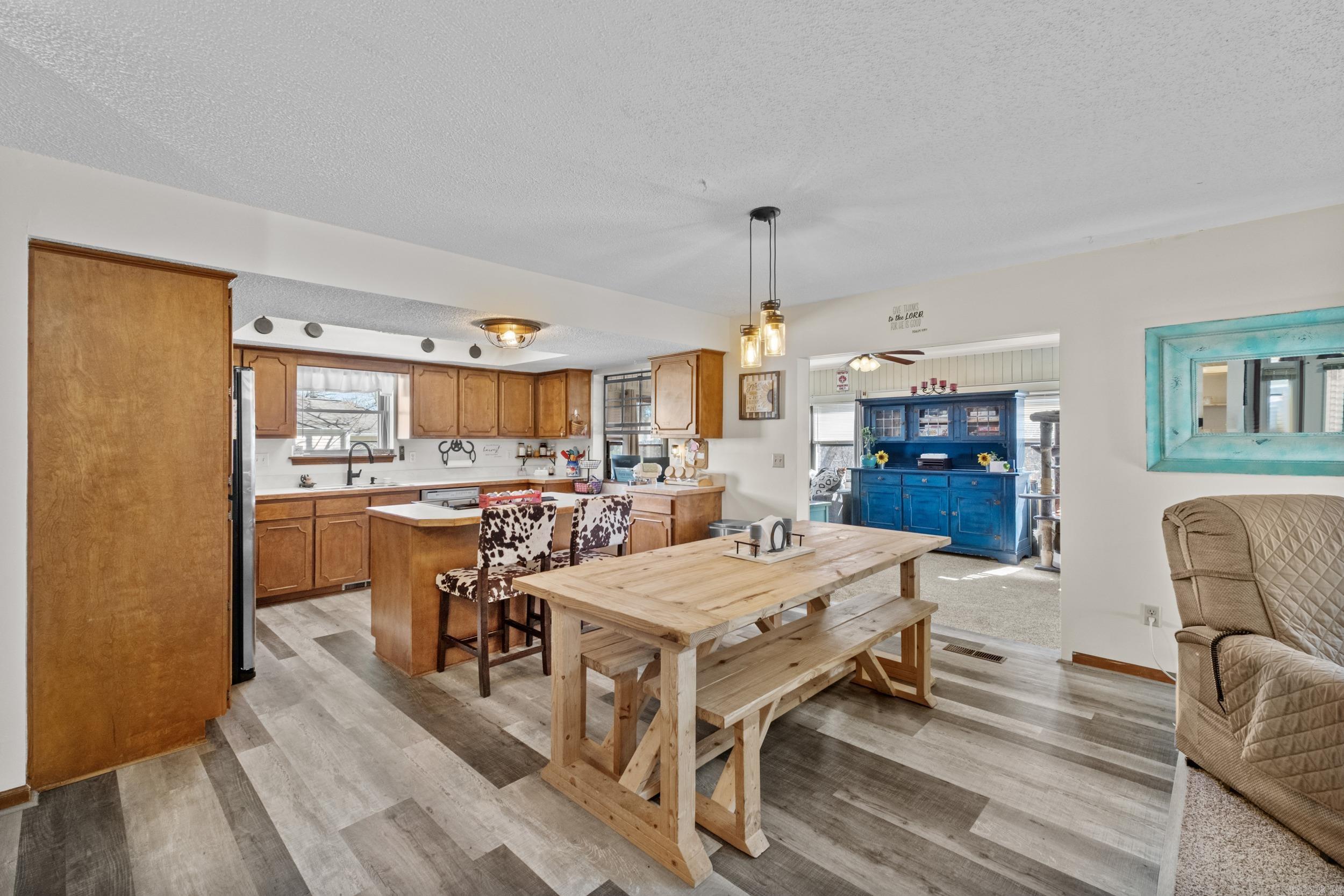 CASTLE RIDGE - Residential