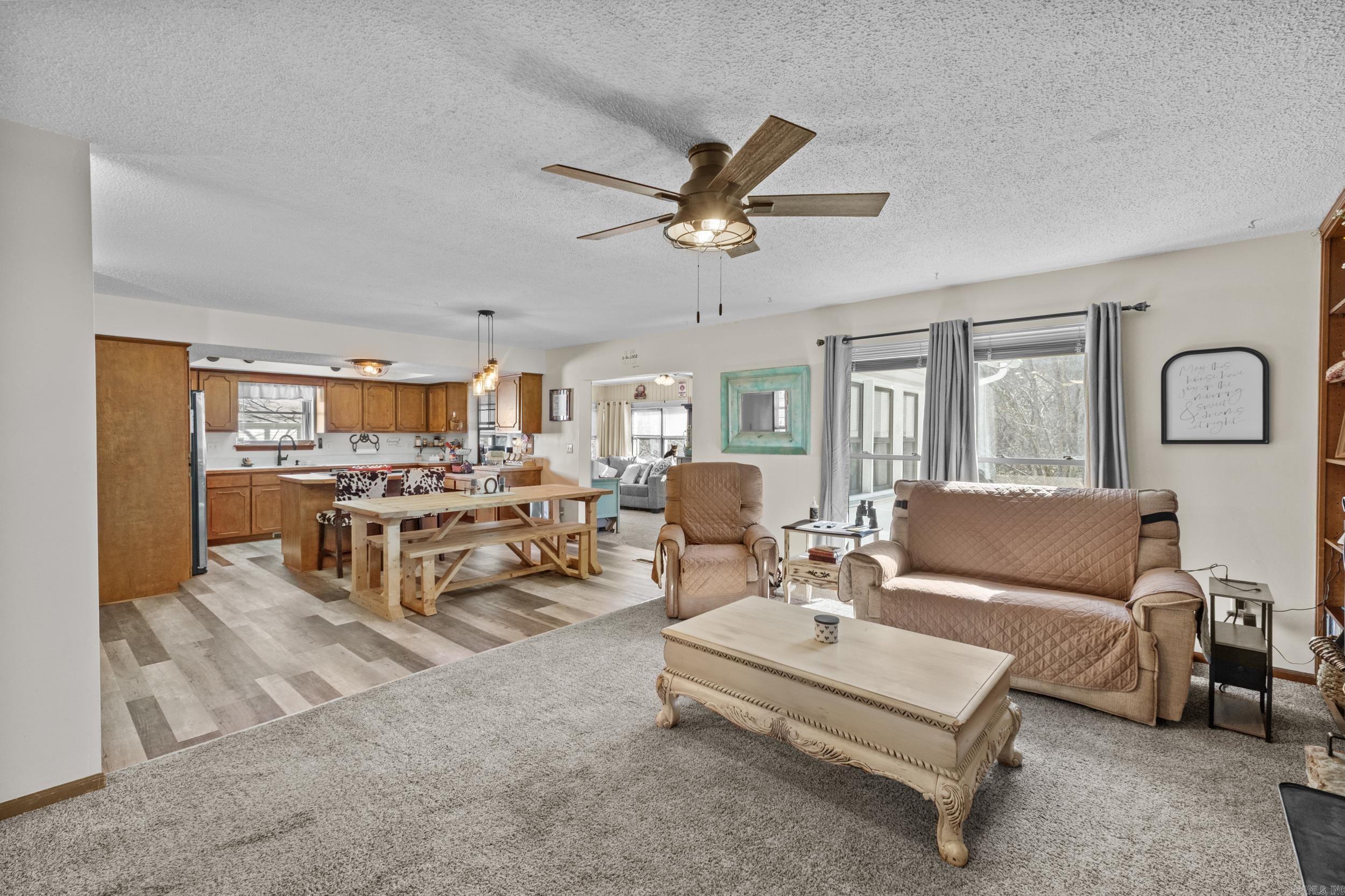 CASTLE RIDGE - Residential