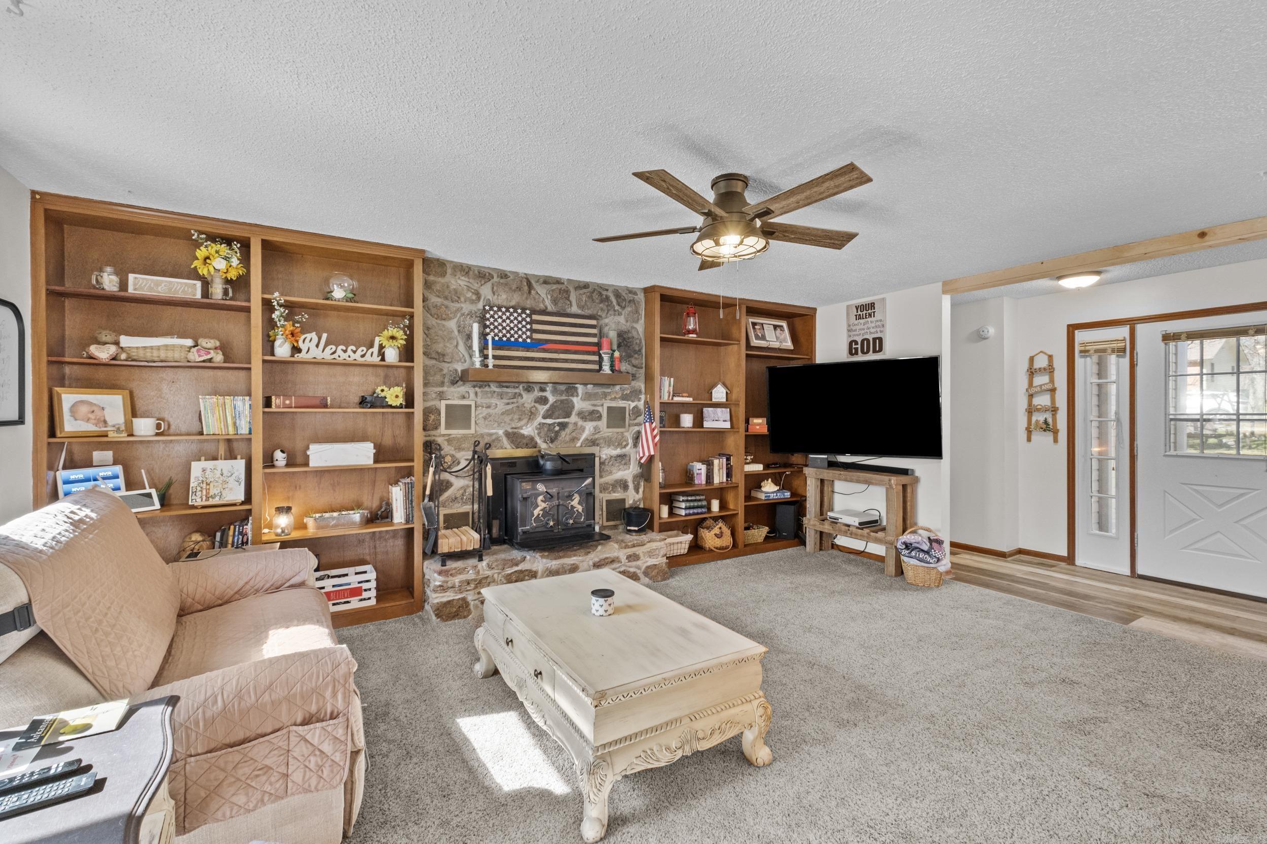 CASTLE RIDGE - Residential