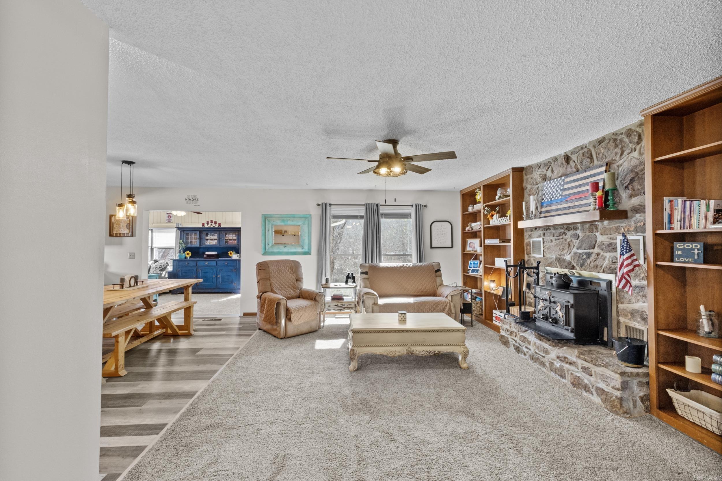 CASTLE RIDGE - Residential