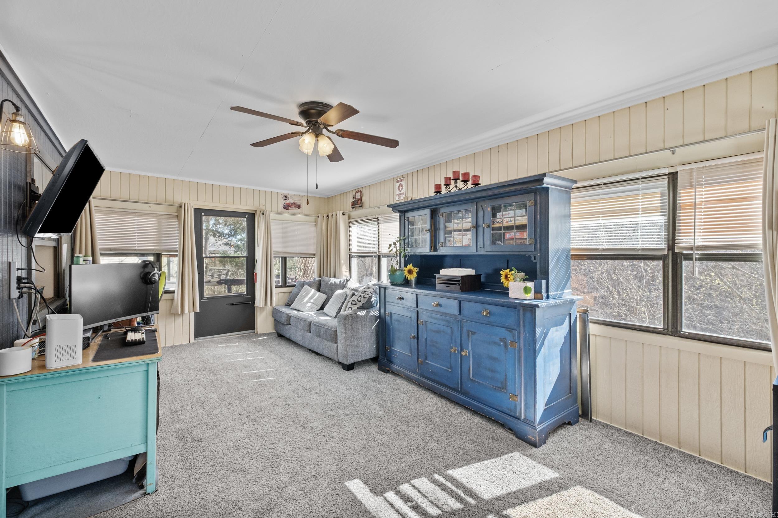 CASTLE RIDGE - Residential