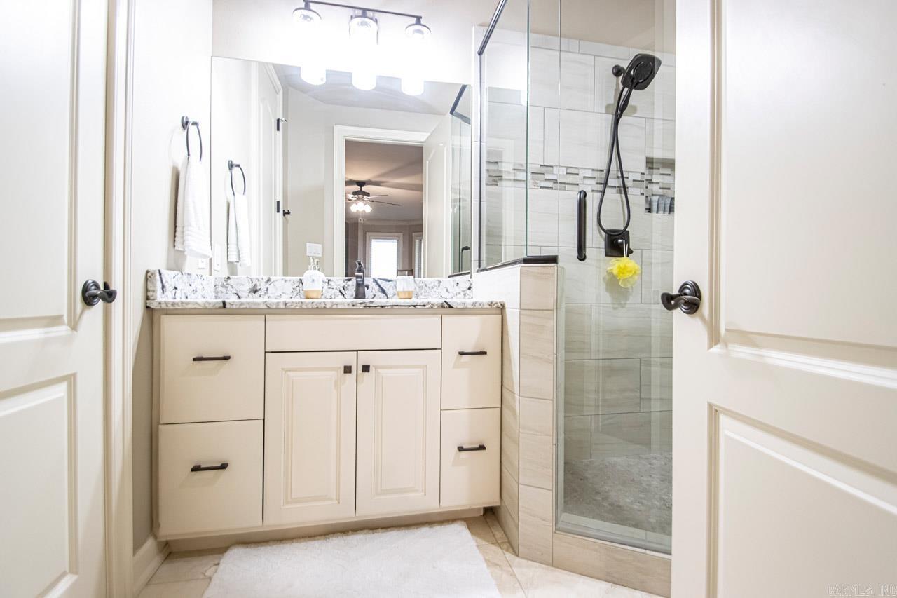 HURRICANE LAKE EST - Residential