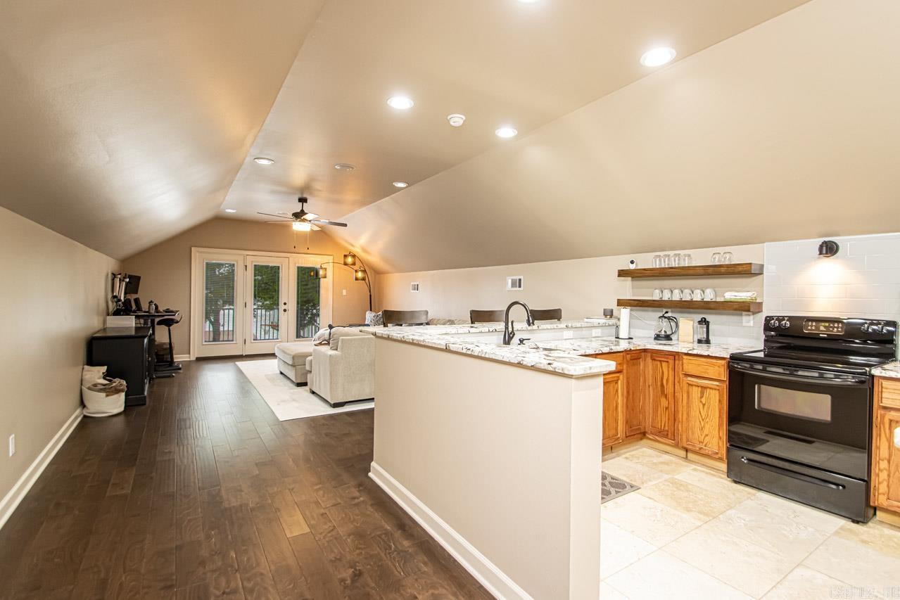 HURRICANE LAKE EST - Residential