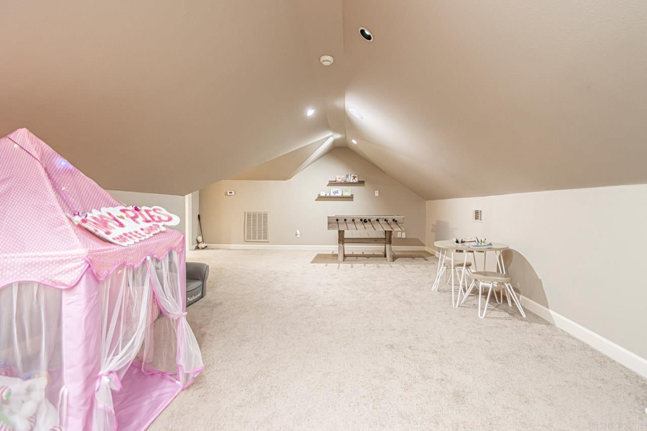 HURRICANE LAKE EST - Residential