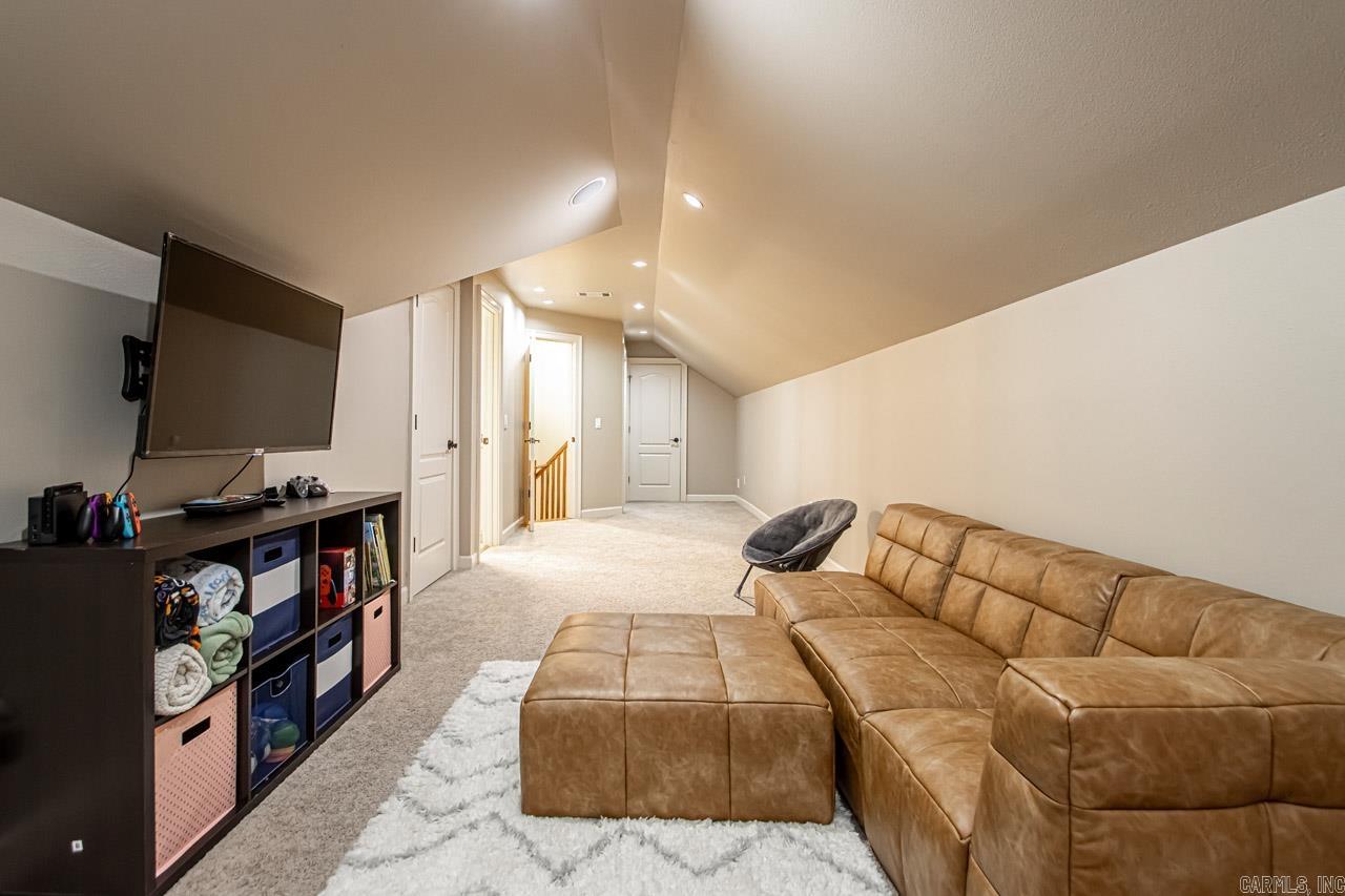 HURRICANE LAKE EST - Residential