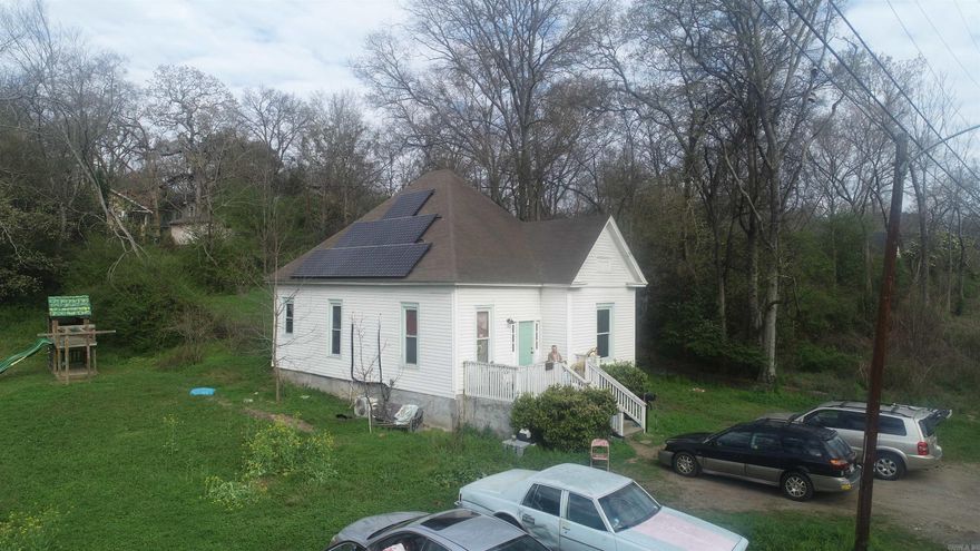 This 3 bedroom, 1 bath, home has made a wonderful rental unit for the current owner.  However, this can be your paradise in the city all for yourself!  Schedule your personal home tour today!