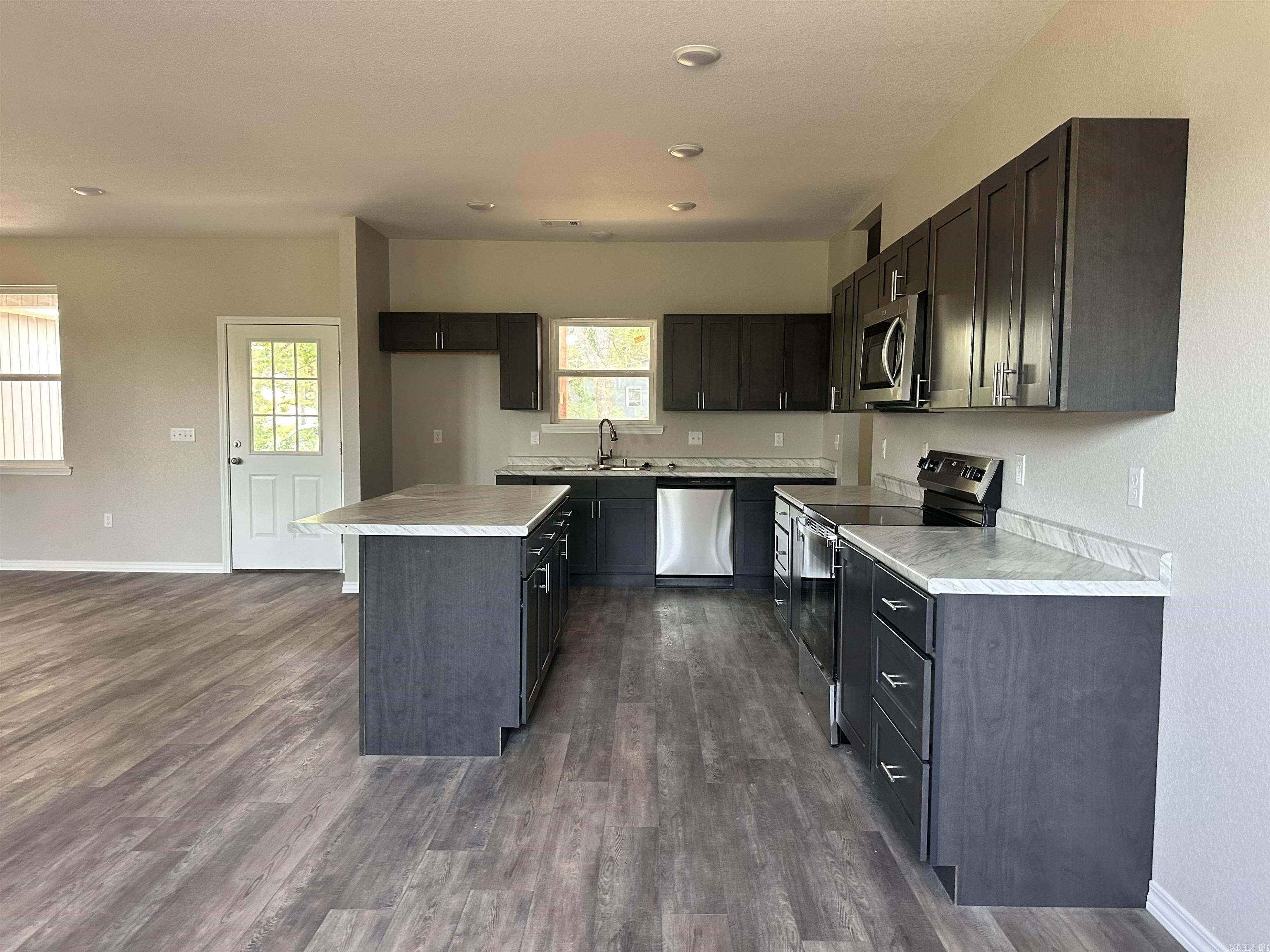 MAGNOLIA TERRACE - Residential