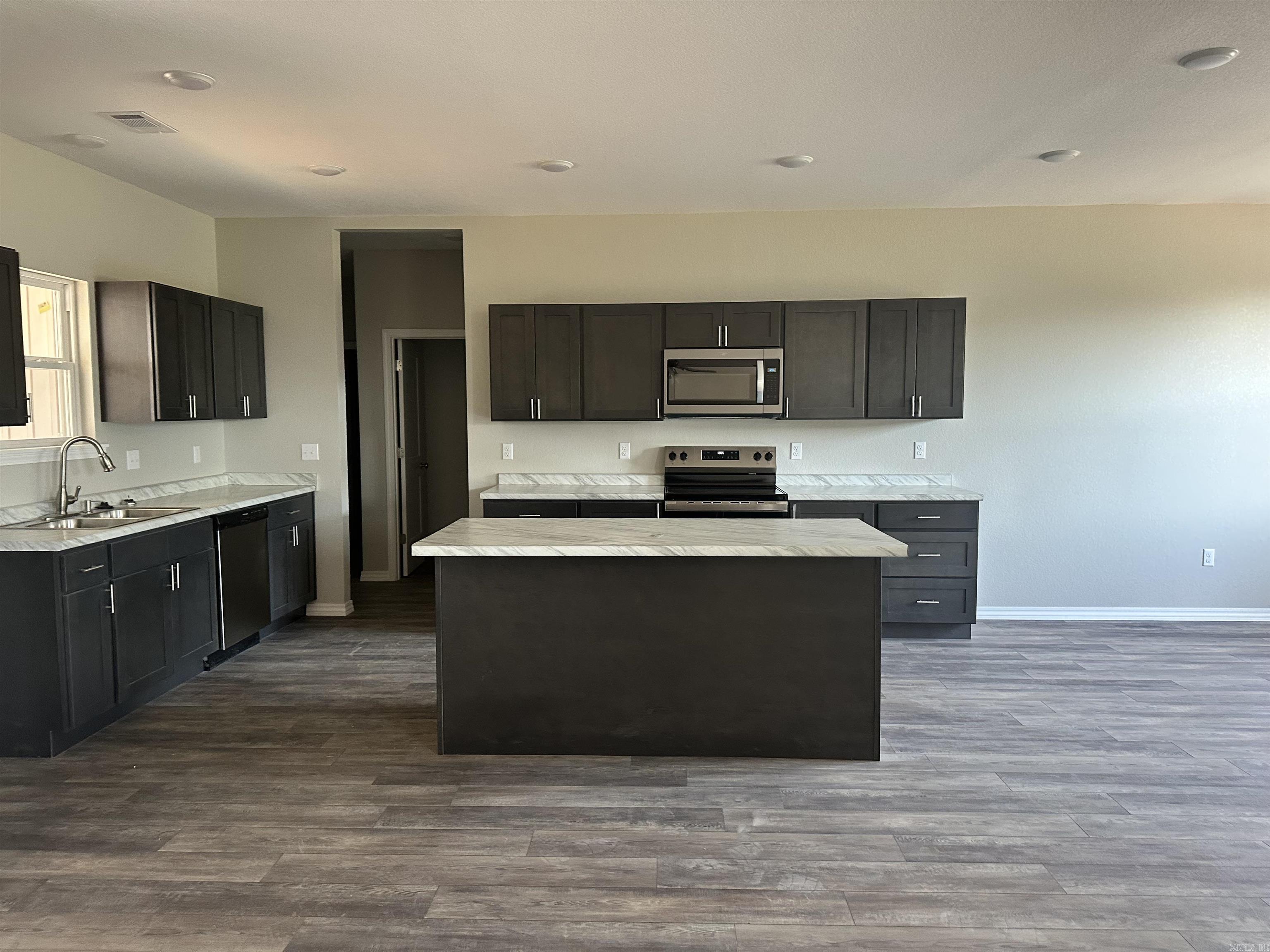 MAGNOLIA TERRACE - Residential