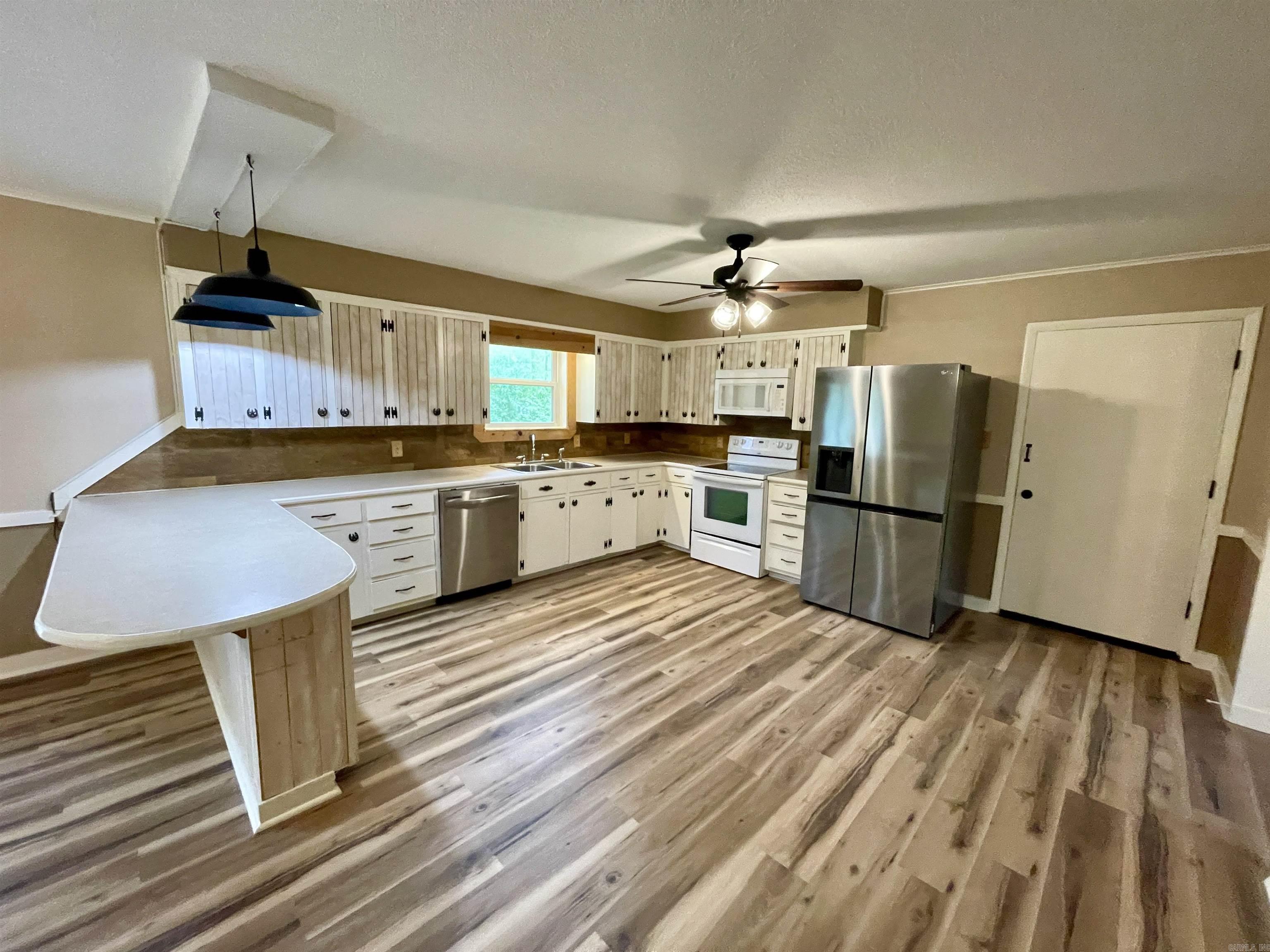 ALLINSON ESTATES - Residential