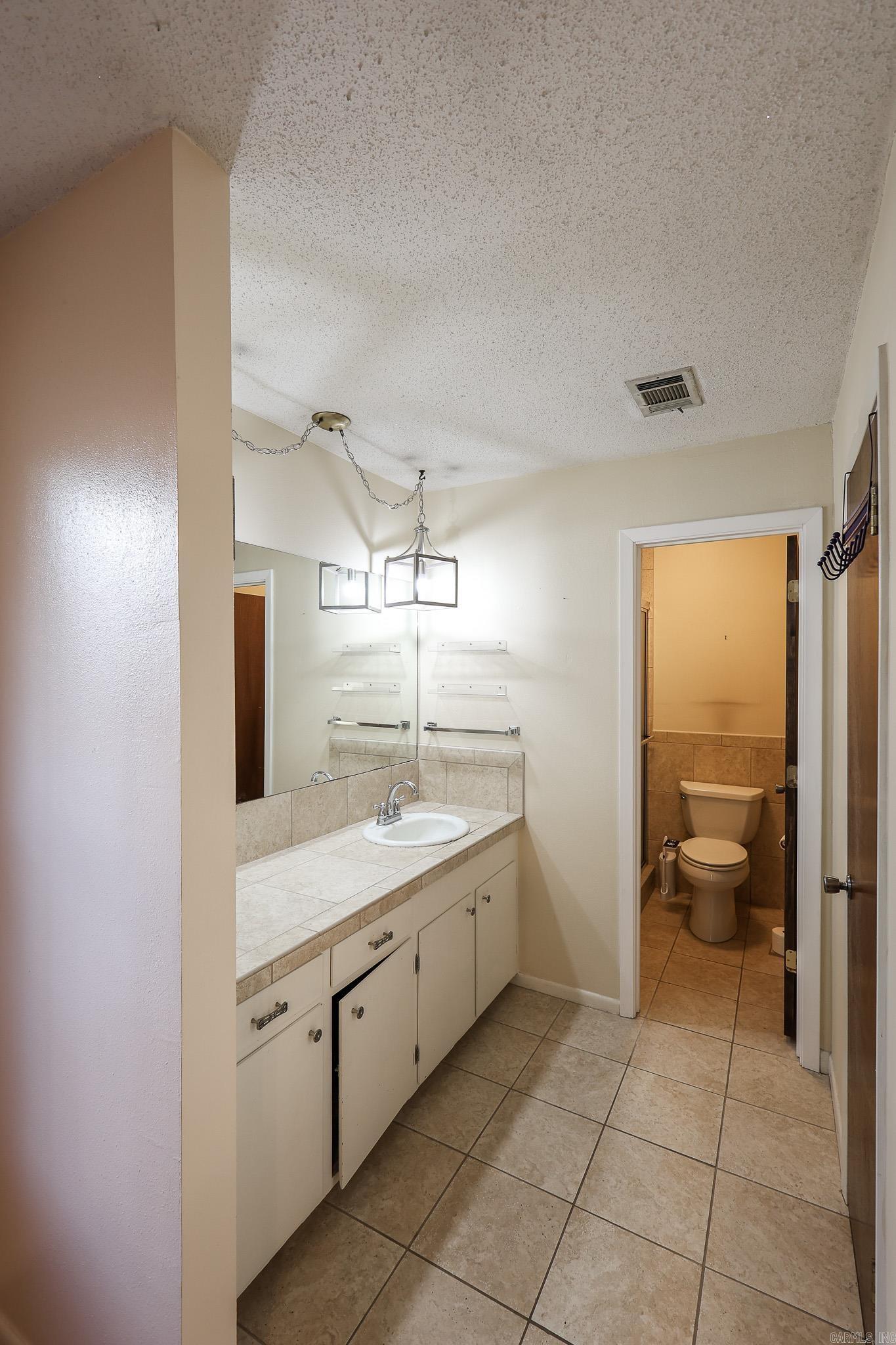 COUNTRY CLUB TERRACE - Residential