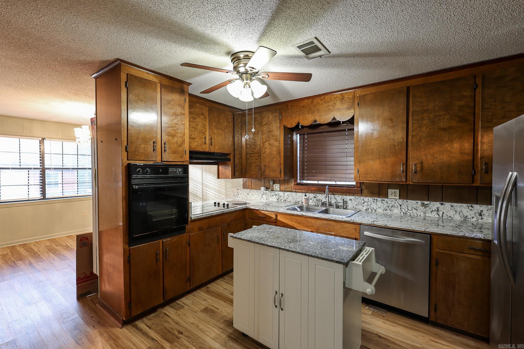 COUNTRY CLUB TERRACE - Residential