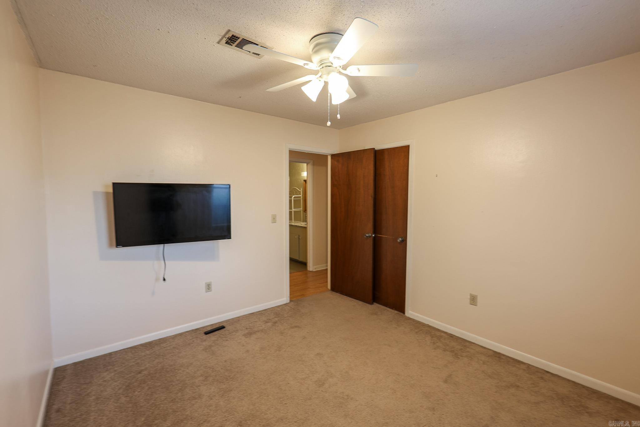 COUNTRY CLUB TERRACE - Residential