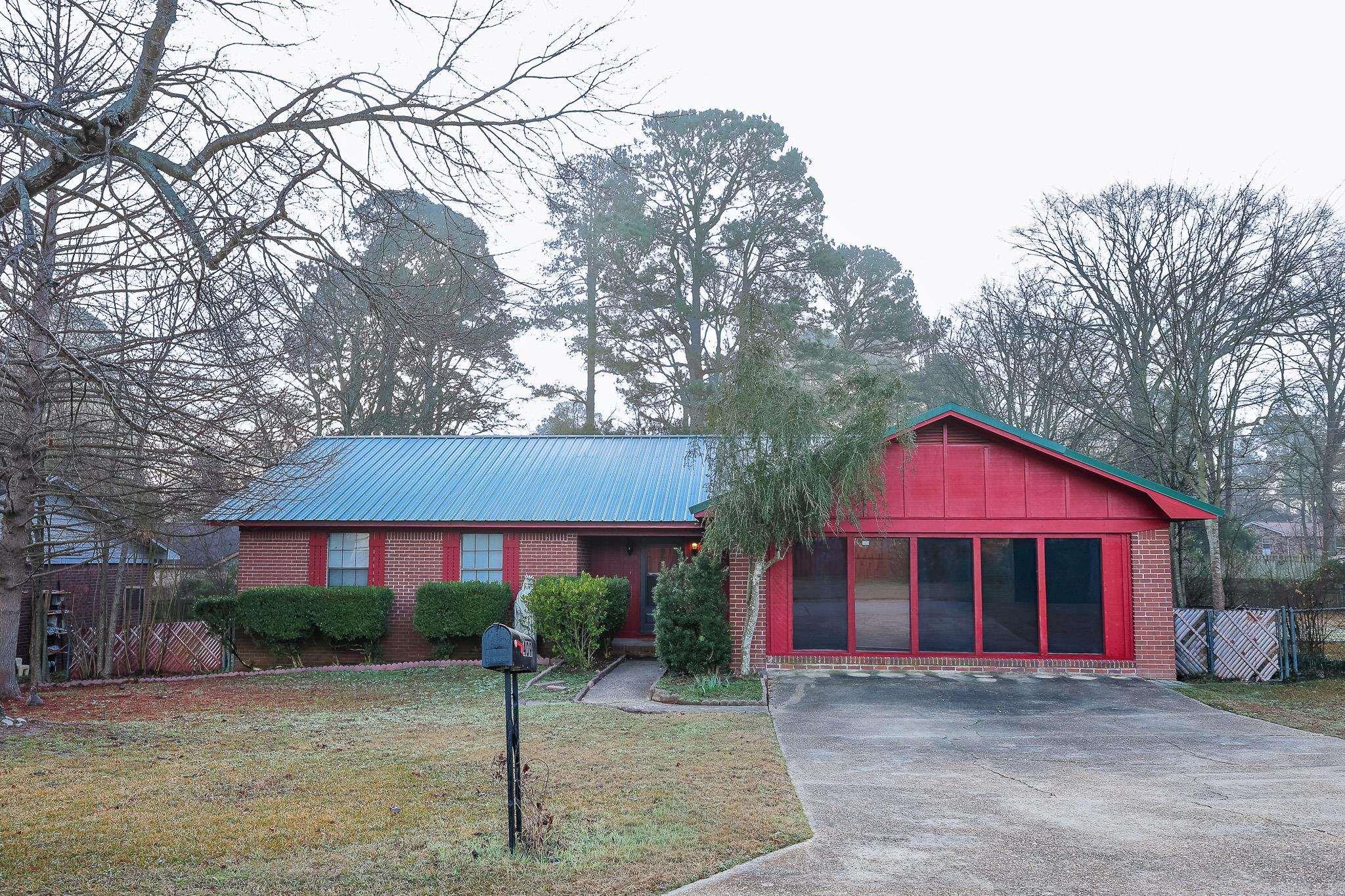 COUNTRY CLUB TERRACE - Residential
