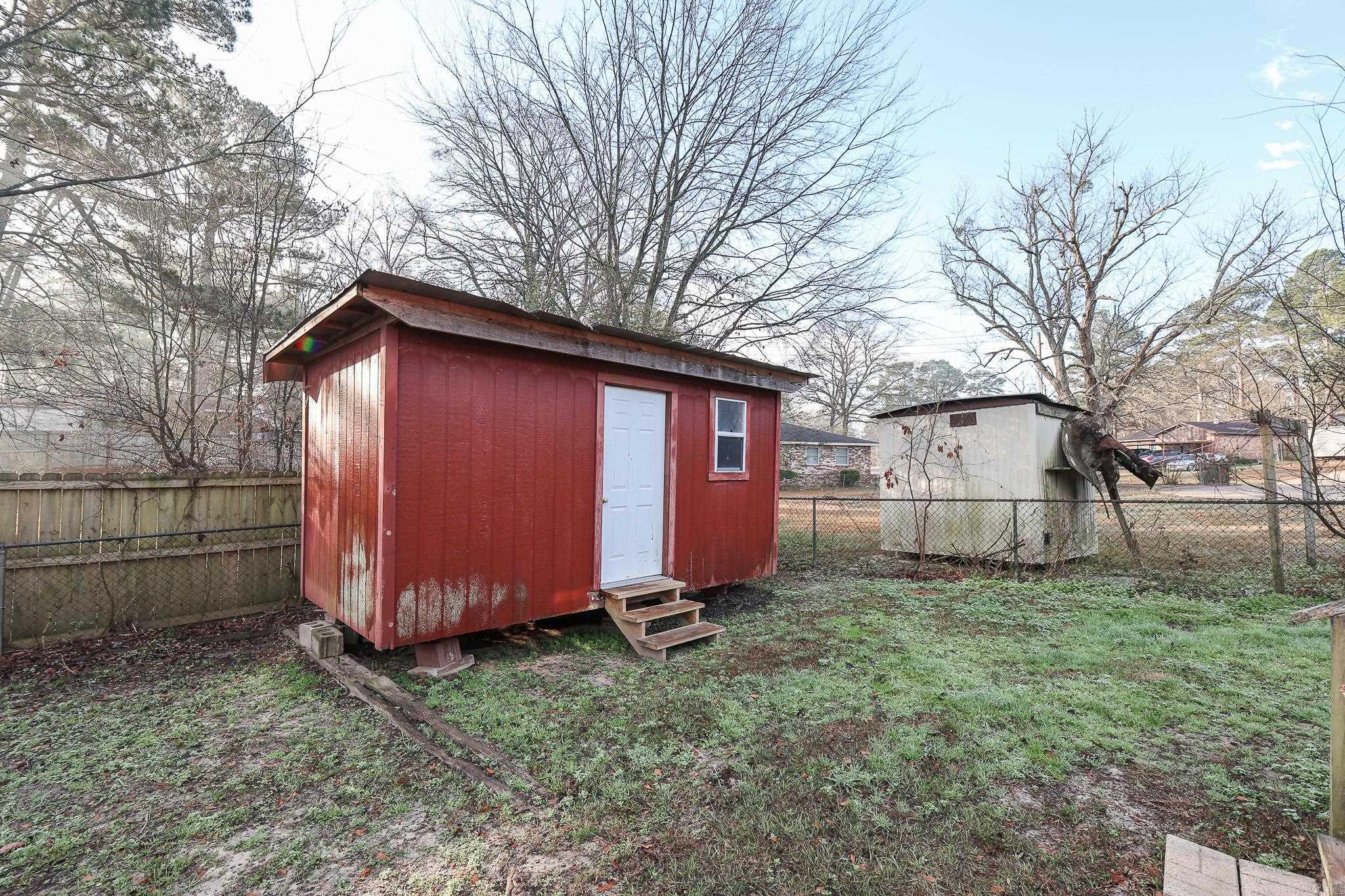 COUNTRY CLUB TERRACE - Residential