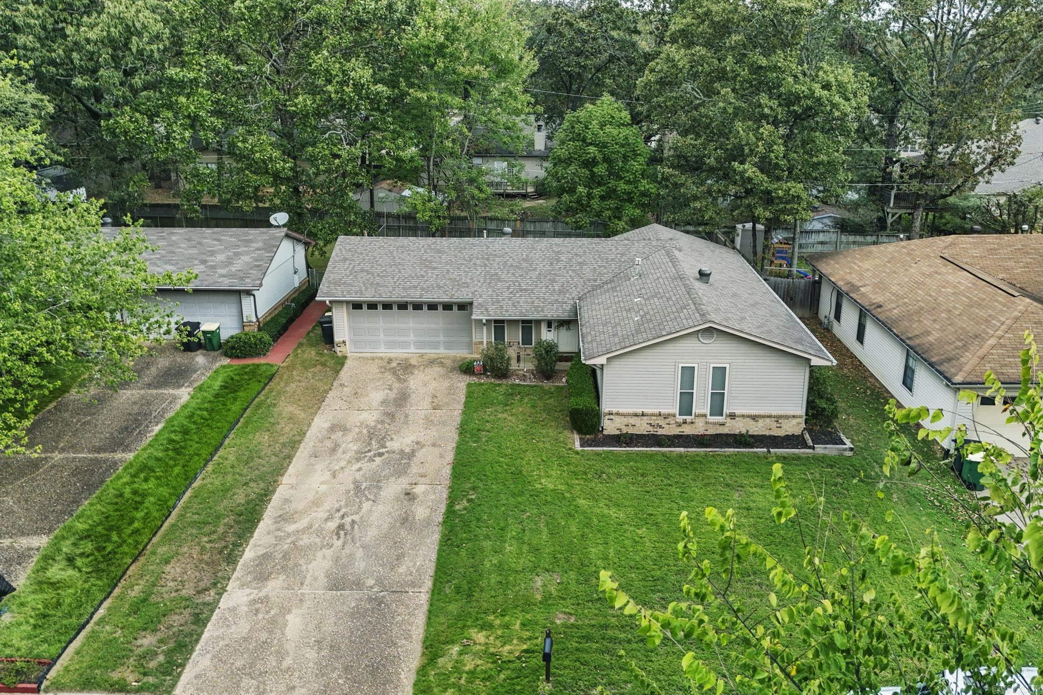 HOLLY HILLS ESTATE - Residential