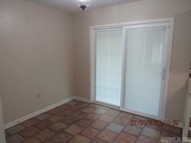 Country Club Manor - Residential Lease