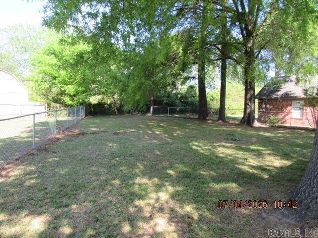 Country Club Manor - Residential Lease