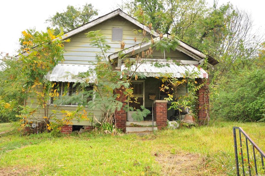 This property is being sold AS-IS present condition with no access. No utilities. SEE AGENT REMARKS!!!