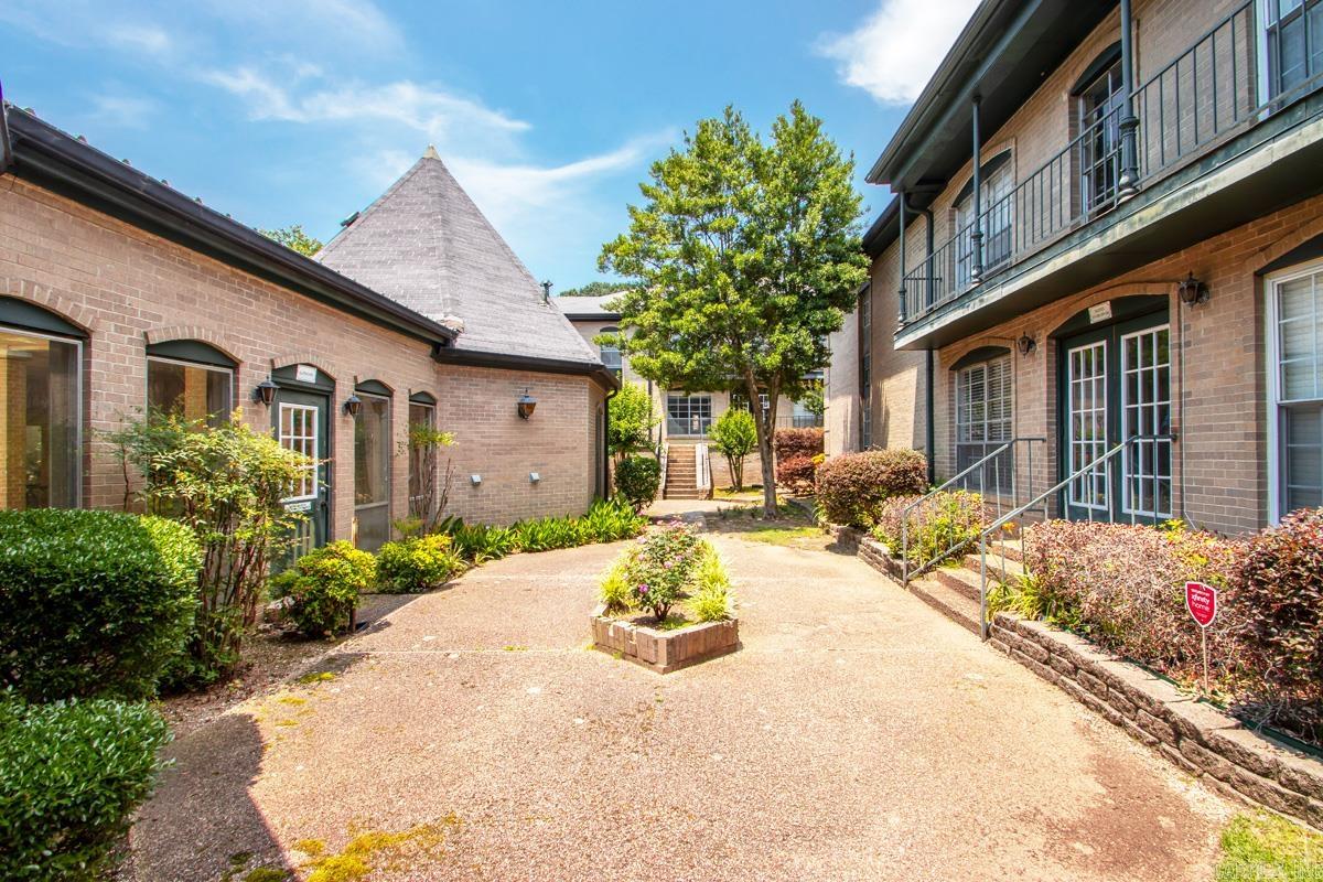 WINDSOR GARDENS CONDOMINIUMS - Residential