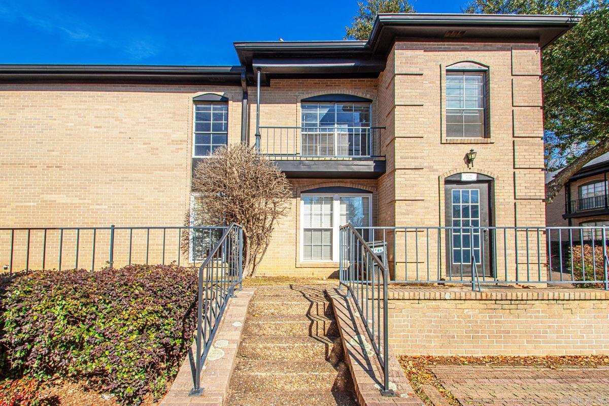 WINDSOR GARDENS CONDOMINIUMS - Residential