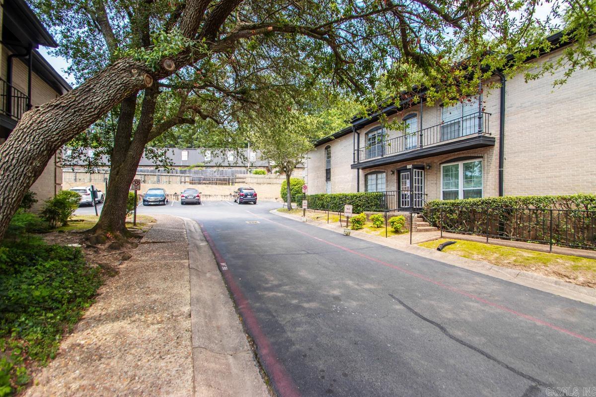 WINDSOR GARDENS CONDOMINIUMS - Residential