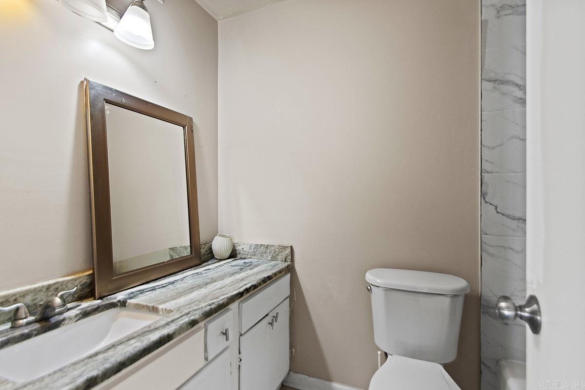 WINDSOR GARDENS CONDOMINIUMS - Residential