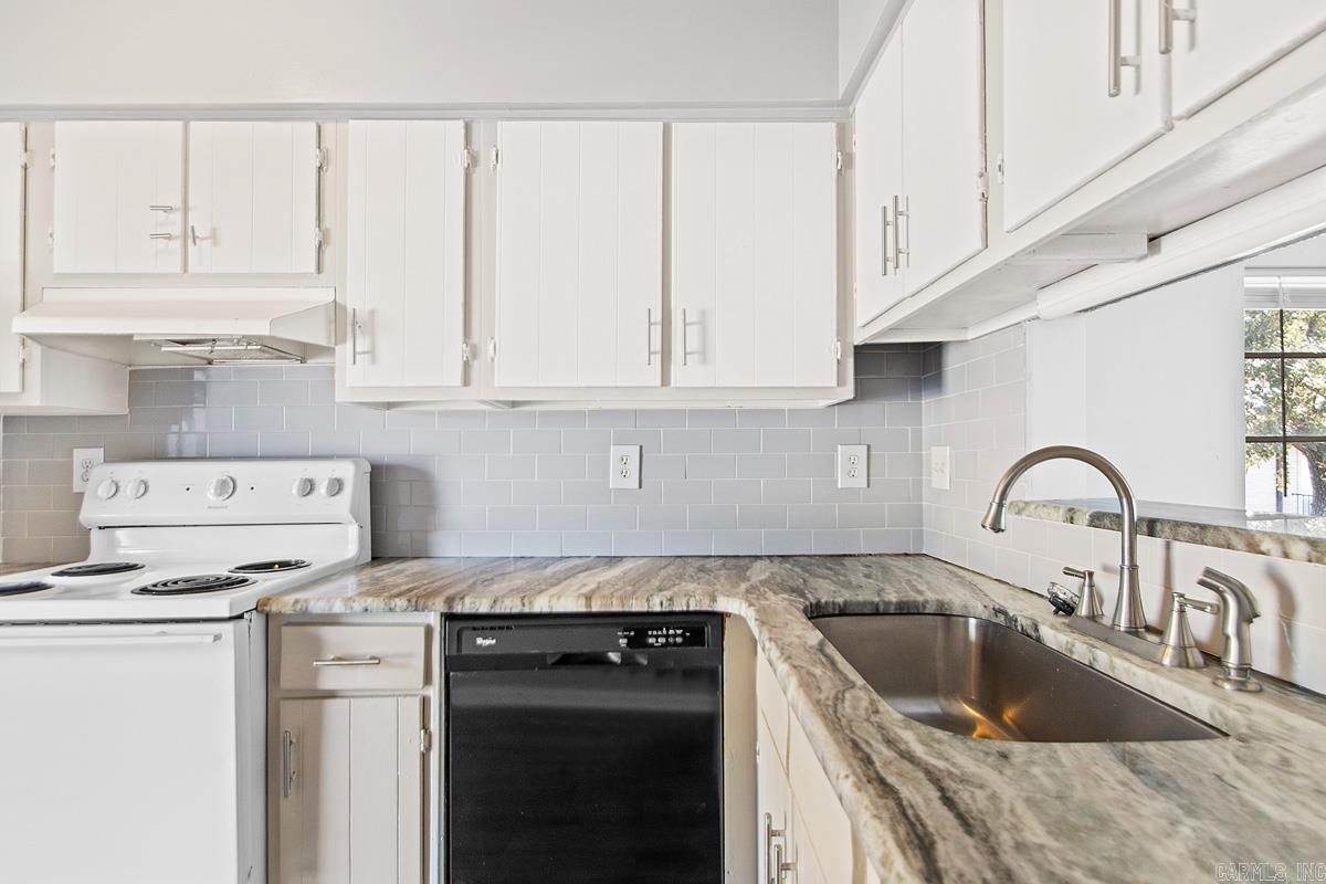 WINDSOR GARDENS CONDOMINIUMS - Residential