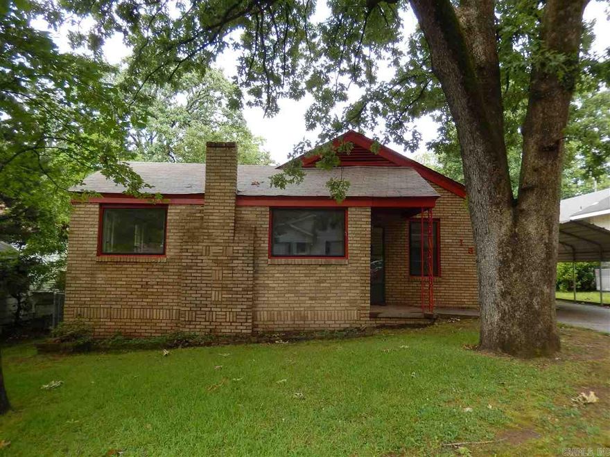 Great Location! Walking distance from UAMS and just minutes from shopping, restaurants, and entertainment. Wonderful for a starter home or a nice rental property. This charming dwelling has a large living room with a fireplace. The master suite is huge. Plus the bedrooms are good sizes! Nice storage building in the back that could be used for parking if needed.