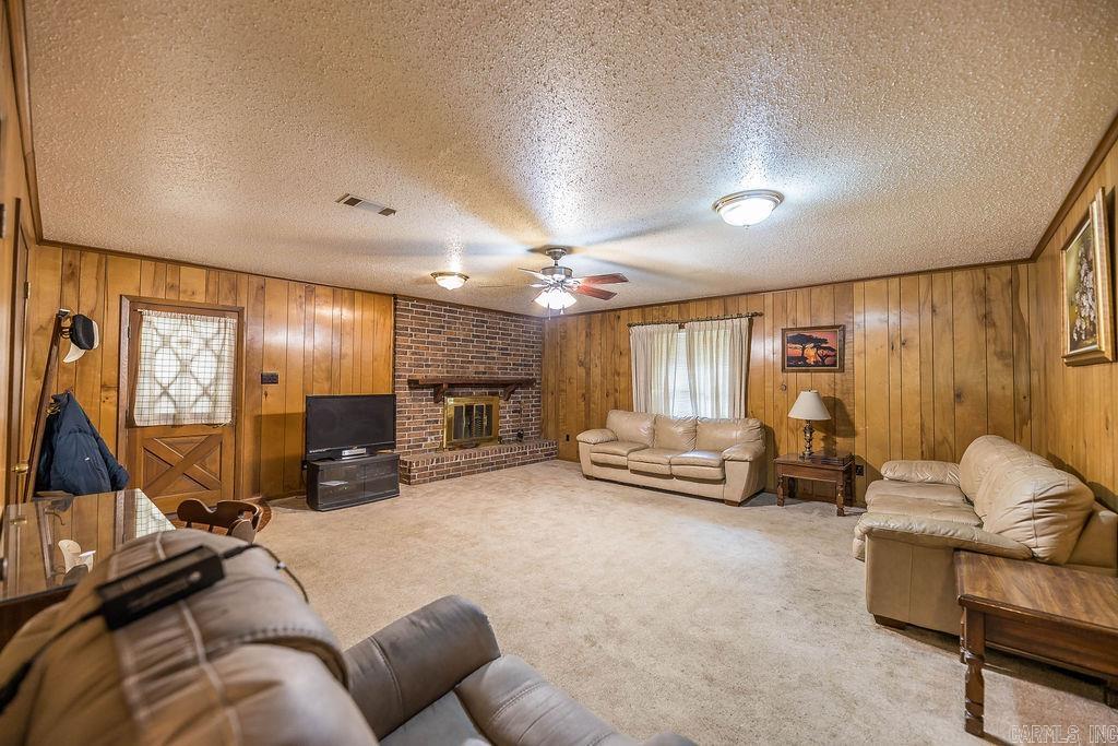 COUNTRY CLUB TERRACE - Residential