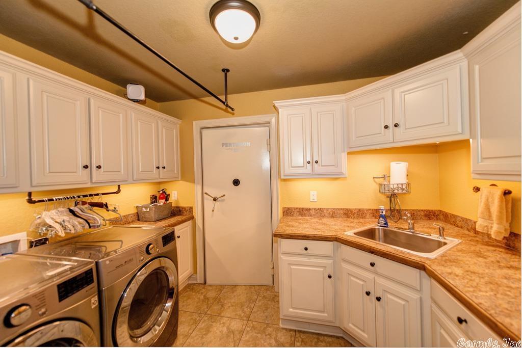 SIGNATURE AT CYPRESS CREEK - Residential