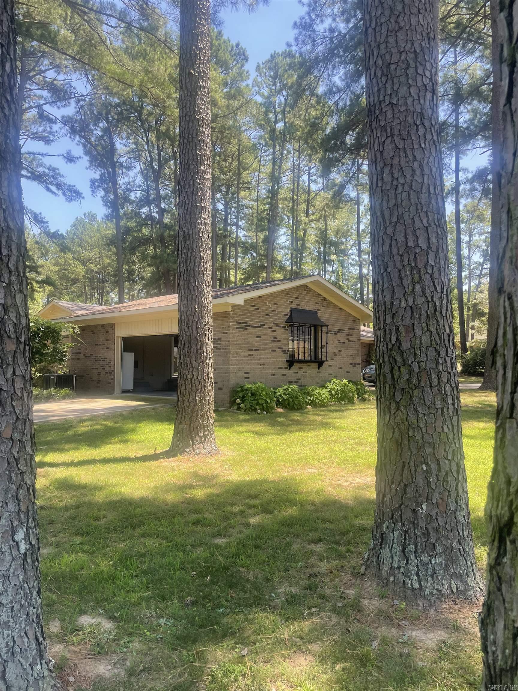 PINEWOOD ESTATES - Residential