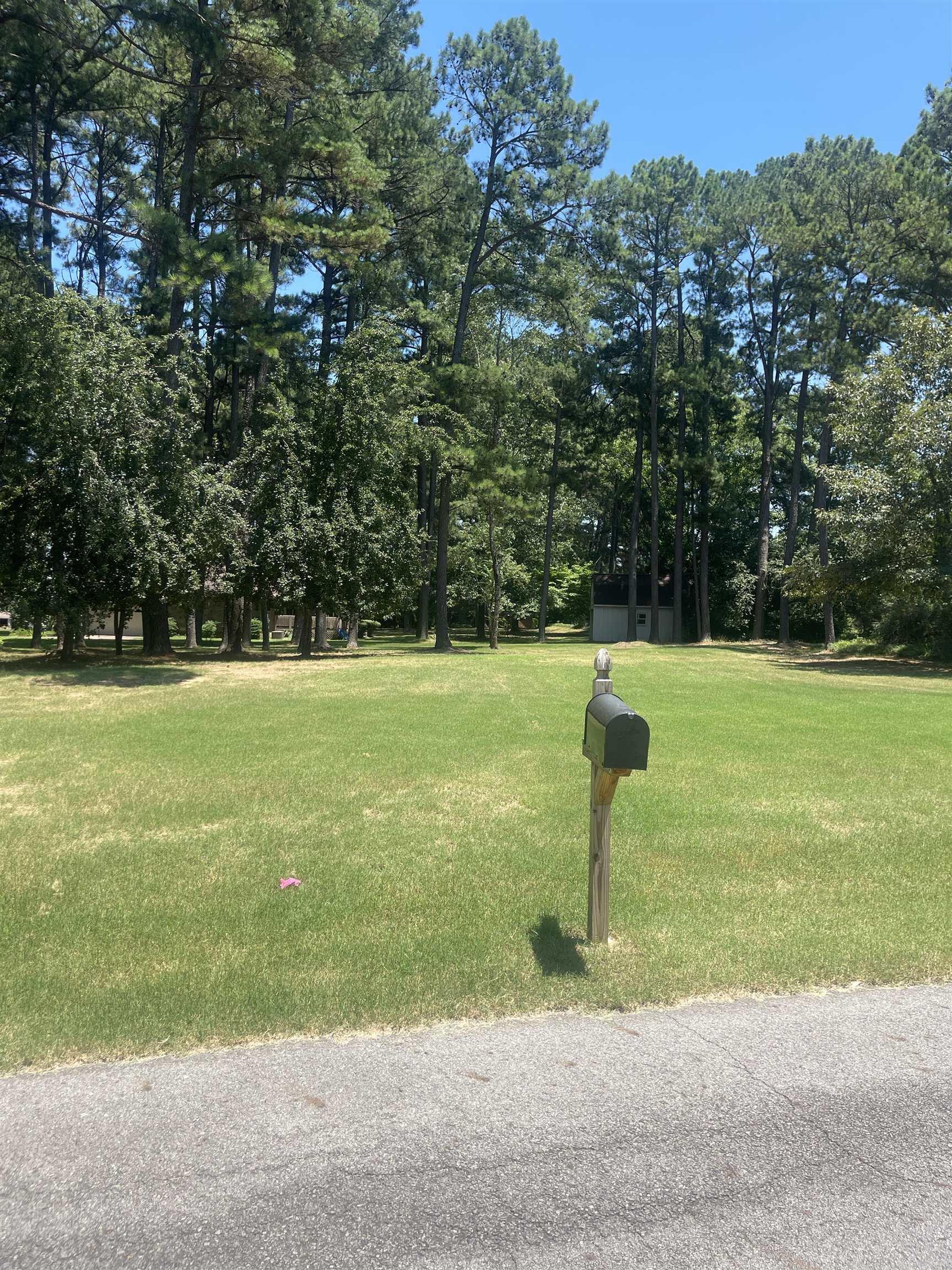 PINEWOOD ESTATES - Residential