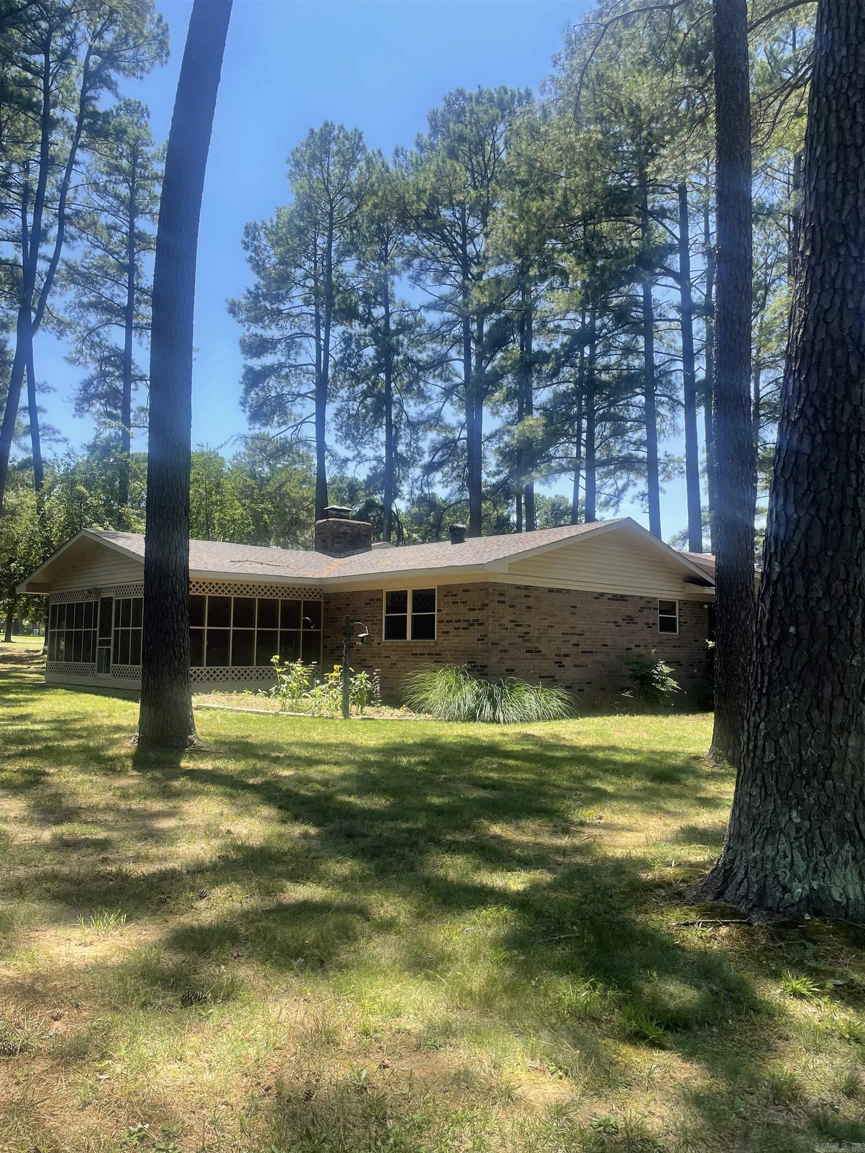 PINEWOOD ESTATES - Residential