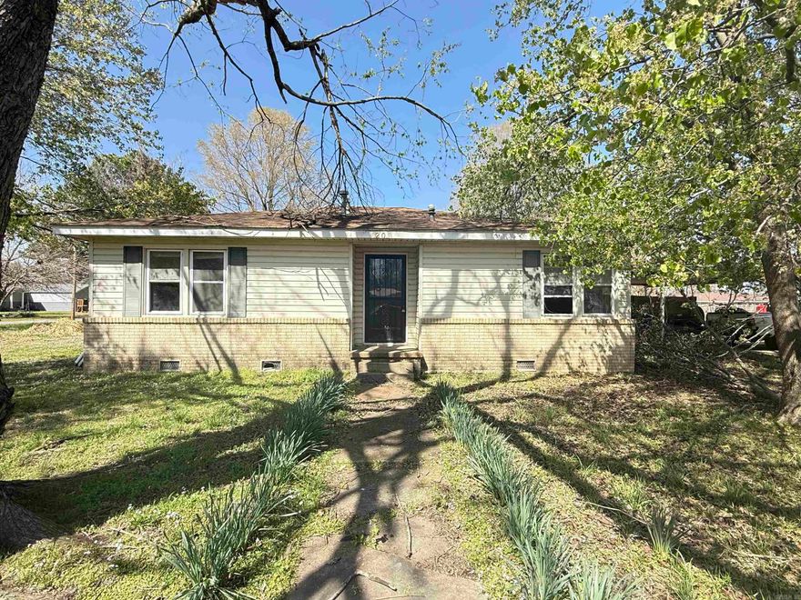 Great investment property or a flip.  3 bedroom. 1 bath on a nice level lot.  Maintenance Brick and siding exterior. Corner lot