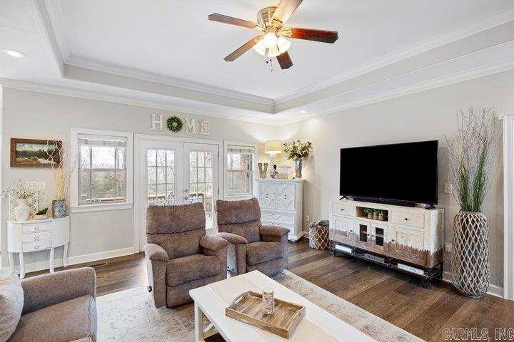 COUNTRY ESTATES - Residential