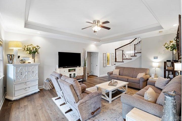 COUNTRY ESTATES - Residential