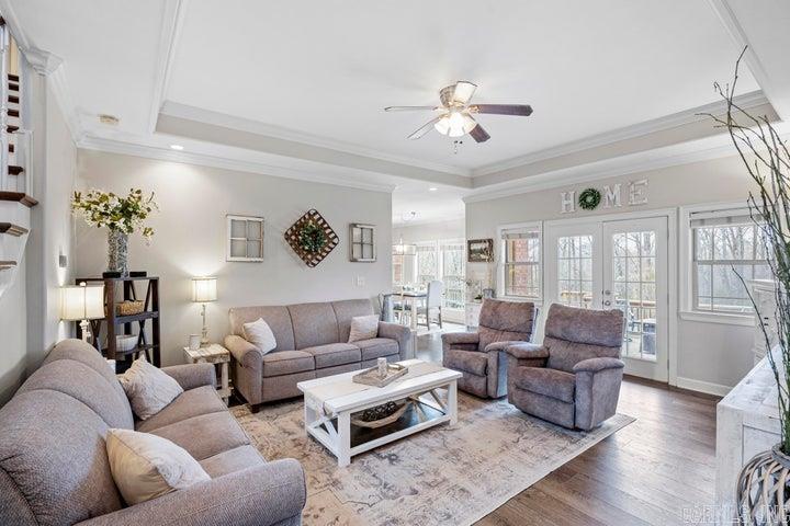 COUNTRY ESTATES - Residential