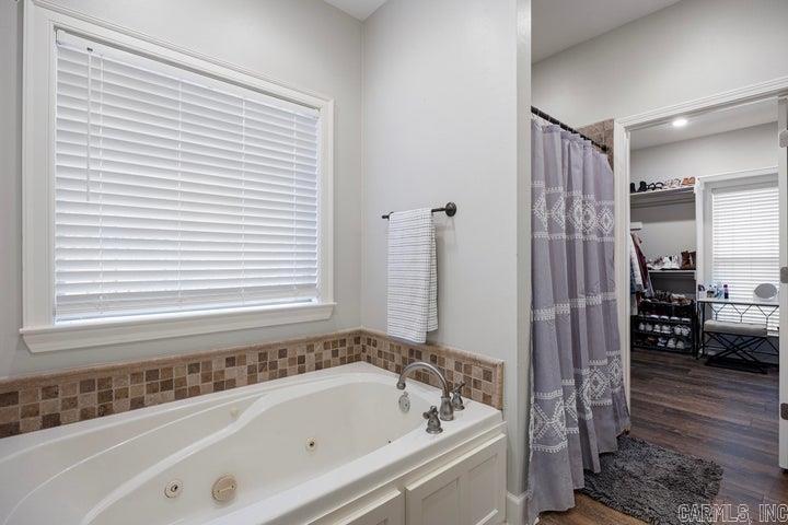 COUNTRY ESTATES - Residential