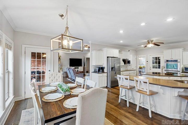 COUNTRY ESTATES - Residential