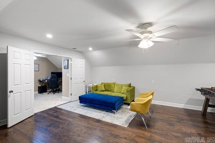 COUNTRY ESTATES - Residential