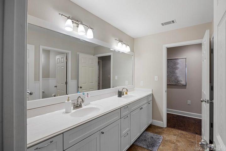 COUNTRY ESTATES - Residential